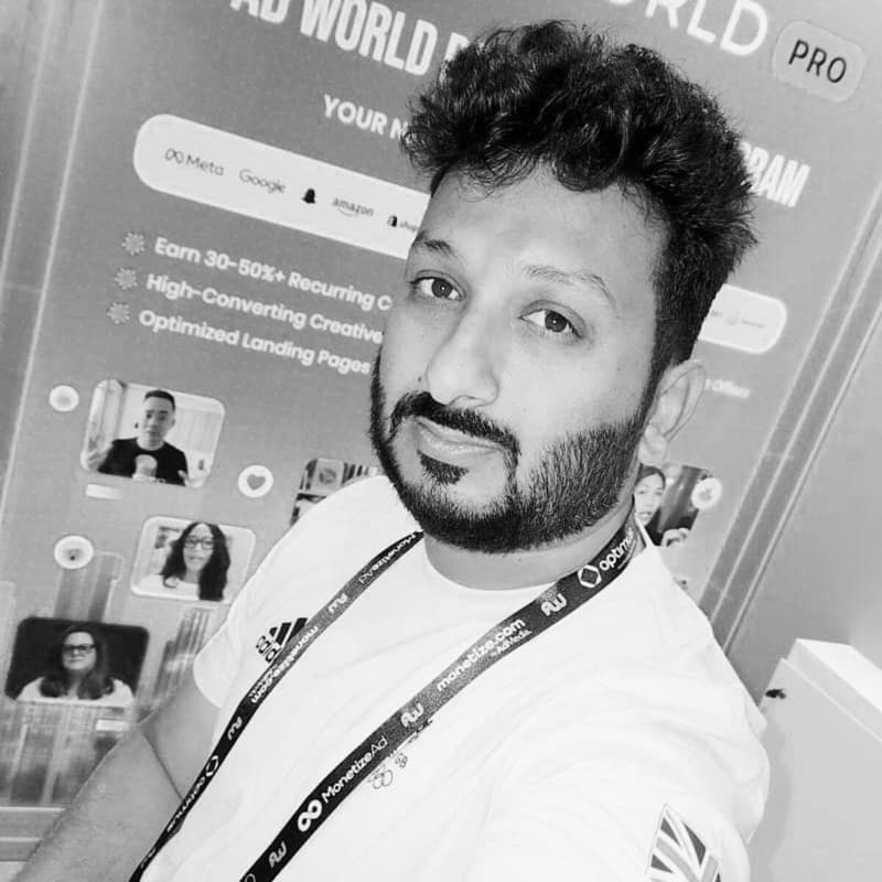 Junaid Akhtar, Business Manager